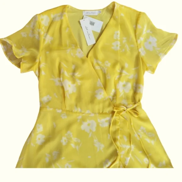 🌟 NWT ALL IN FAVOR Yellow White Floral Wrap Dress with Ruffles Women's Size S - Picture 4 of 8
